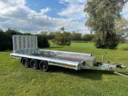 Online auction Machinetransporters, Magazijnstellingen, Installatiemateriaal en Gereedschappen